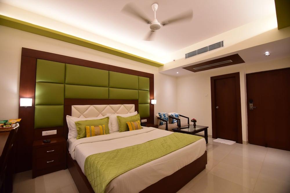 Hotel Varanasi Inn Hotel 4*