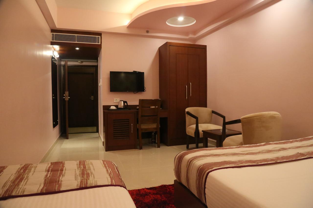 Hotel Varanasi Inn Hotel 4*