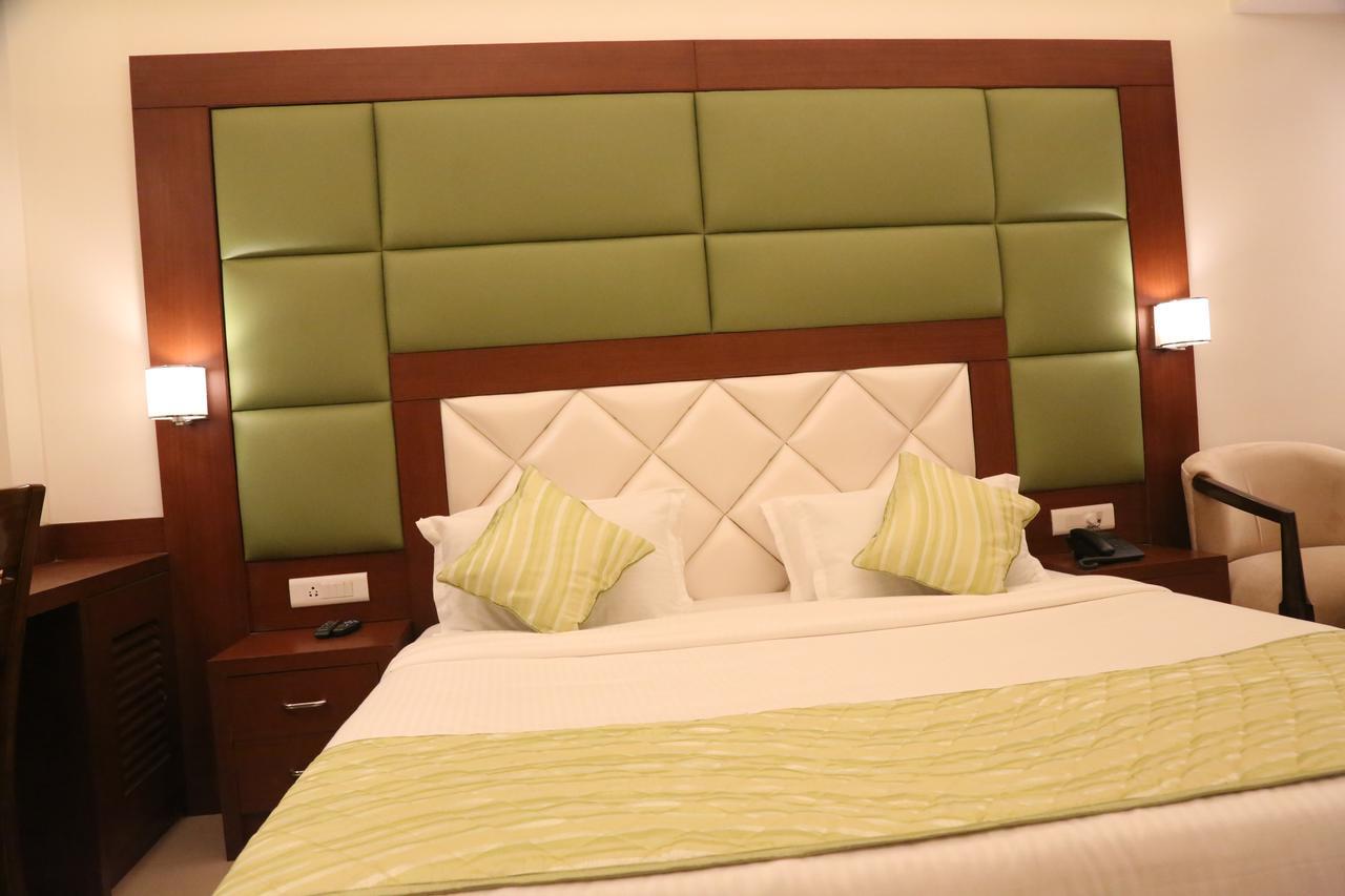Hotel Varanasi Inn Hotel 4*